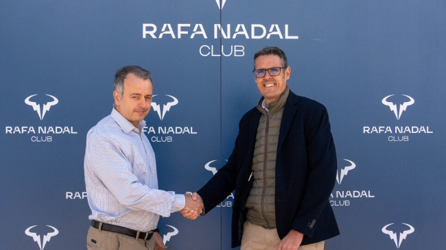 Javier Perell&oacute;, representante de Rafa Nadal Club, y Manel Montero, director general de Grupo Moure