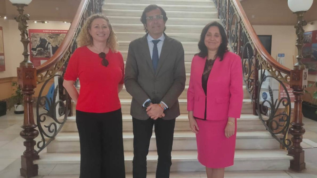 Iolanda Piedra, Pedro Pablo Hern&aacute;ndez y Mari Carmen Bautista, en la reuni&oacute;n