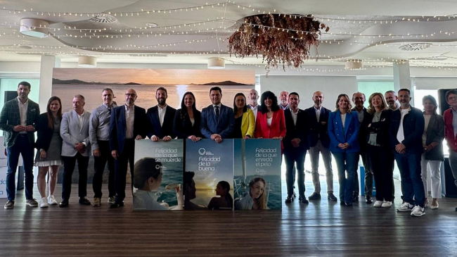 La consejera Carmen Conesa, el alcalde de San Javier y representantes del sector turístico, en la presentación de la campaña turística de verano 2025, que lleva por lema ‘Felicidad de la buena'. La consejera Carmen Conesa, el alcalde de San Javier y representantes del sector turístico, en la presentación de la campaña turística de verano 2025, que lleva por lema ‘Felicidad de la buena'.