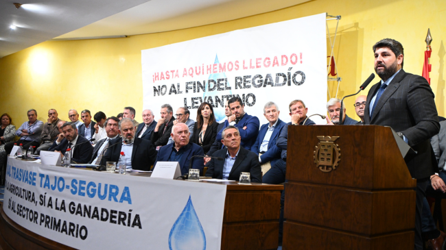 El jefe del Ejecutivo regional, Fernando L&oacute;pez Miras, clausur&oacute; hoy el acto en defensa del trasvase Tajo-Segura organizado por el Sindicato Central de Regantes.