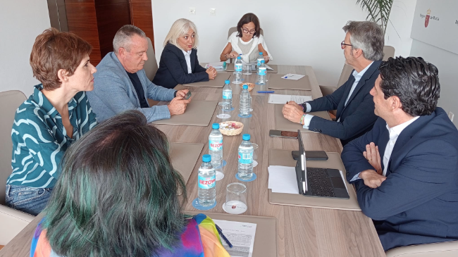 Encuentro mantenido entre el consejero de Economía, Luis Alberto Marín, y las organizaciones sindicales, UGT Y CCOO (UGT Región de Murcia). Encuentro mantenido entre el consejero de Economía, Luis Alberto Marín, y las organizaciones sindicales, UGT Y CCOO (UGT Región de Murcia).