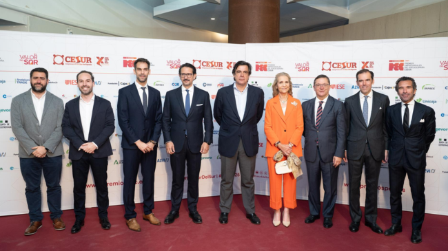 Foto familiar de la celebraci&oacute;n de los Premios Empresariales del Sur de Espa&ntilde;a, Premios PEC. - CESUR