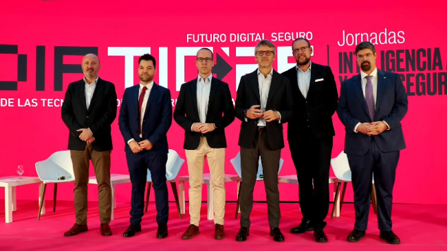 Un momento de la inauguración de las jornadas sobre ciberseguridad e inteligencia artificial 'Diatic25'. Un momento de la inauguración de las jornadas sobre ciberseguridad e inteligencia artificial 'Diatic25'.