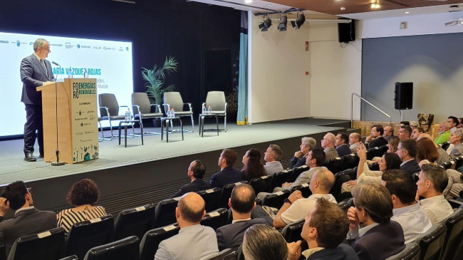 El consejero de Medio Ambiente, Universidades, Investigaci&oacute;n y Mar Menor, Juan Mar&iacute;a V&aacute;zquez, inaugura el 'Foro Energ&iacute;as Renovables de la Regi&oacute;n de Murcia'.