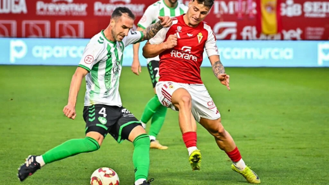 Loren Burón, en el encuentro ante el Antequera. Loren Burón, en el encuentro ante el Antequera.