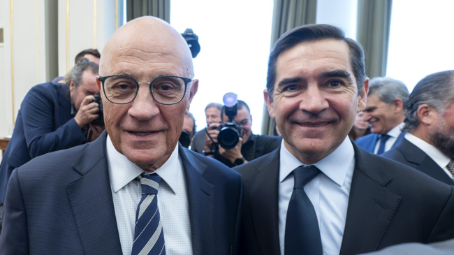 El presidente del BBVA, Carlos Torres Vila (d), y el presidente del Banco Sabadell, Josep Oliu (i) - Alberto Ortega - Europa Press - Archivo El presidente del BBVA, Carlos Torres Vila (d), y el presidente del Banco Sabadell, Josep Oliu (i) - Alberto Ortega - Europa Press - Archivo