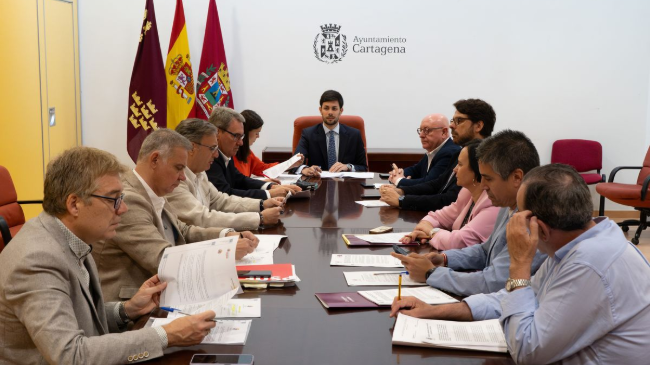 Reuni&oacute;n de la Comisi&oacute;n de Hacienda e Interior.