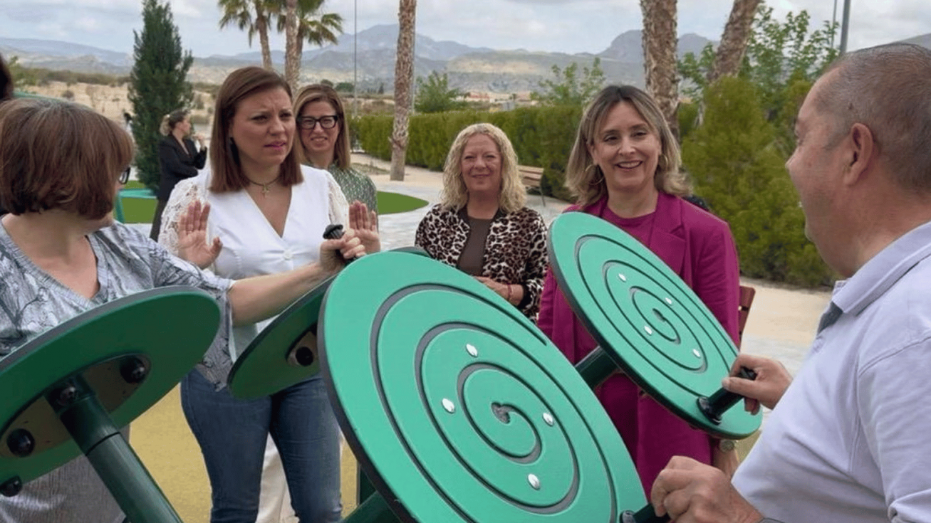 La Consejera de Política Social, Familias e Igualdad, Conchita Ruiz, kunto con la alcaldesa de Fortuna, Catalina Herrero - CARM La Consejera de Política Social, Familias e Igualdad, Conchita Ruiz, kunto con la alcaldesa de Fortuna, Catalina Herrero - CARM