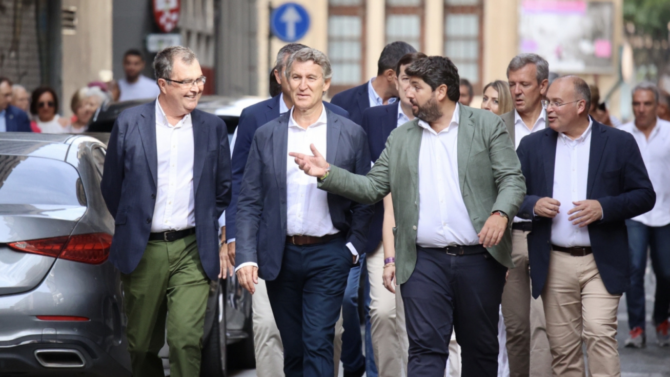 Alberto N&uacute;&ntilde;ez Feij&oacute;o, junto a Jos&eacute; Ballesta y Fernando L&oacute;pez Miras.