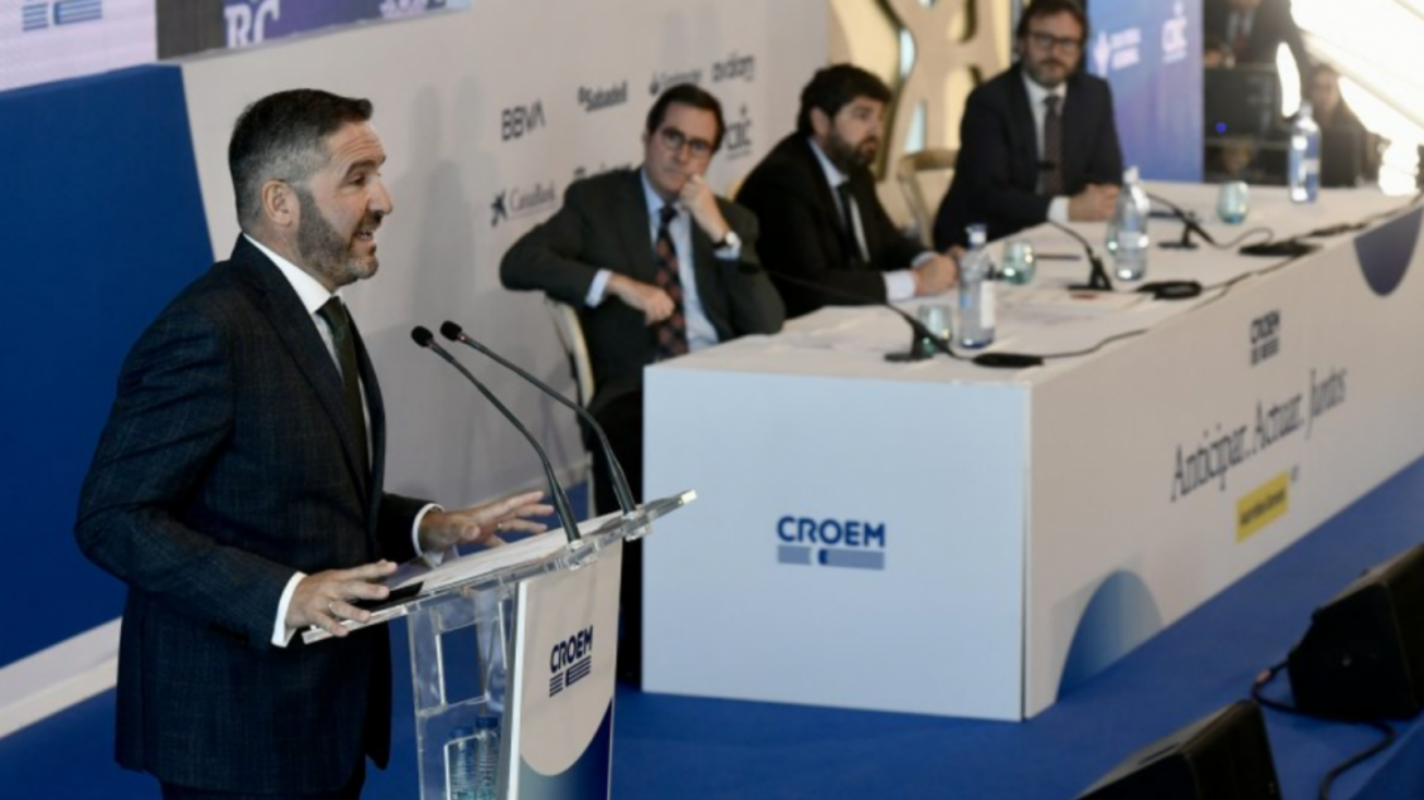CROEM abre una nueva etapa con José Luján como secretario general en una asamblea marcada por la presencia de Garamendi
