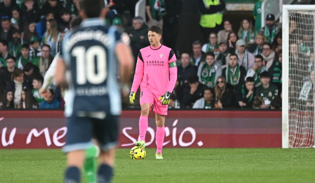 Carlos Marín controla un balón en El Sardinero / ALBERTO LOSA / LOF Carlos Marín controla un balón en El Sardinero / ALBERTO LOSA / LOF