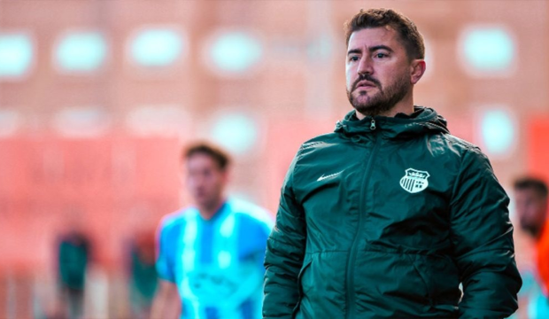 Xavi Giménez entrenador del Yeclano Xavi Giménez entrenador del Yeclano