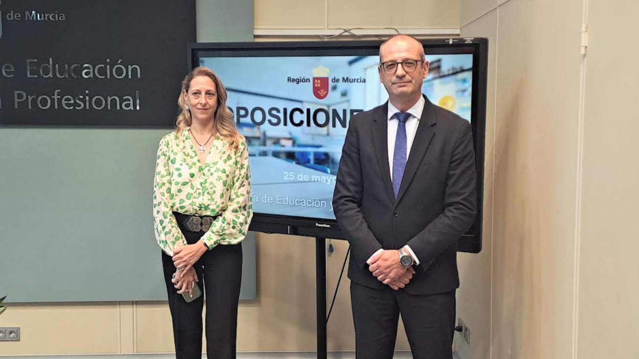 El consejero de Educaci&oacute;n y Formaci&oacute;n Profesional, V&iacute;ctor Mar&iacute;n, presenta las novedades de las oposiciones al cuerpo de Maestros.