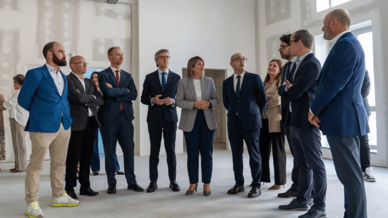 La alcaldesa sit&uacute;a el Mercado Gisbert como un gran espacio tecnol&oacute;gico orientado a la innovaci&oacute;n, la formaci&oacute;n para el empleo y la ciberseguridad empresarial