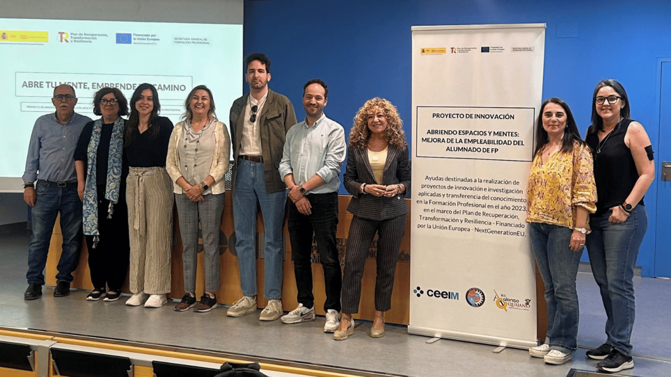 Alumnado y organizadores del proyecto - CEEIM