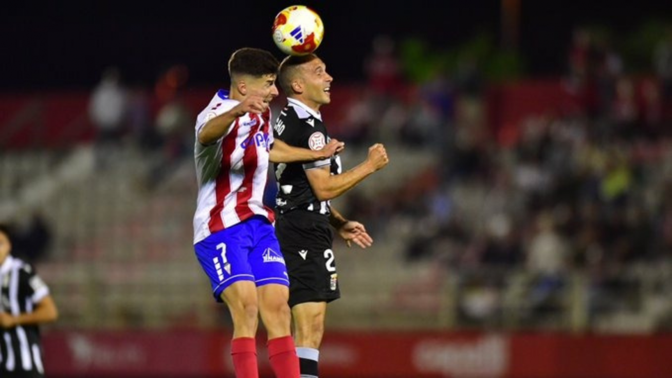 Lance del encuentro entre el Algeciras y el FC Cartagena. Lance del encuentro entre el Algeciras y el FC Cartagena.