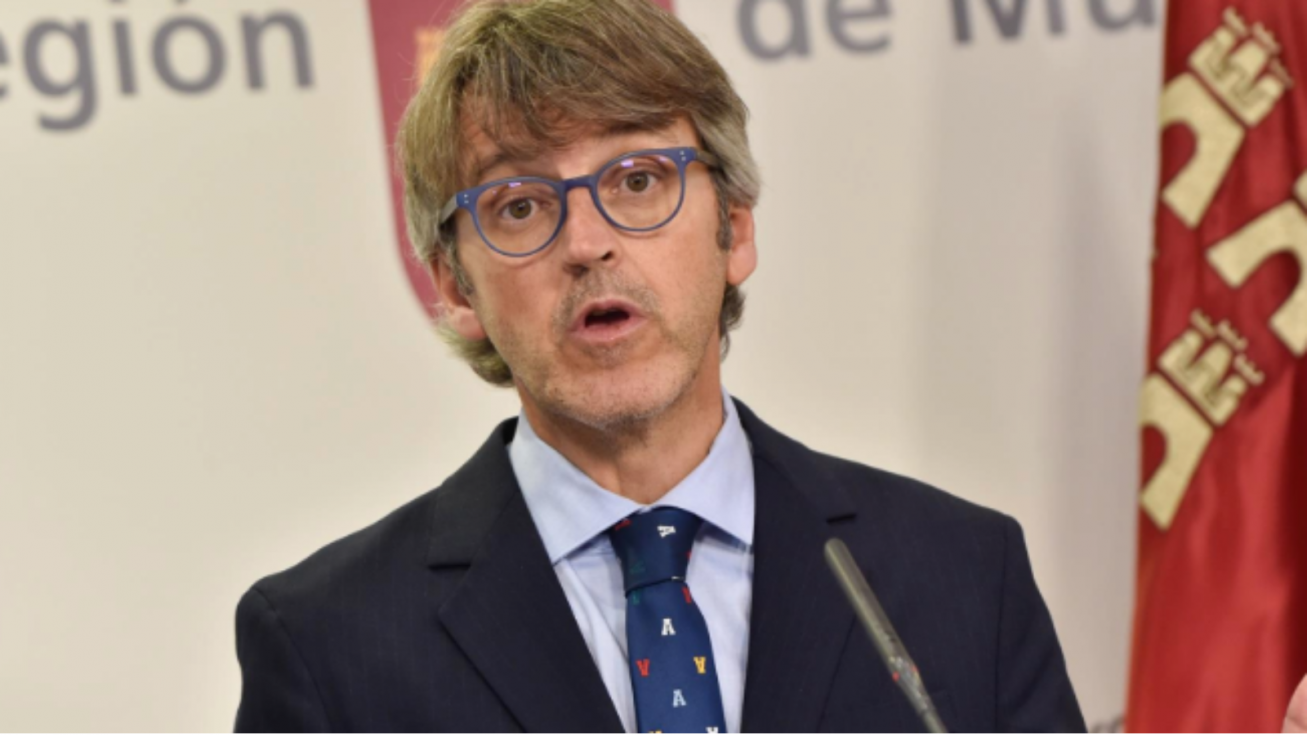 EL consejero de Econom&iacute;a, Hacienda, Fondos Europeos y Administraci&oacute;n Digital, Luis Alberto Mar&iacute;n, en una rueda de prensa.