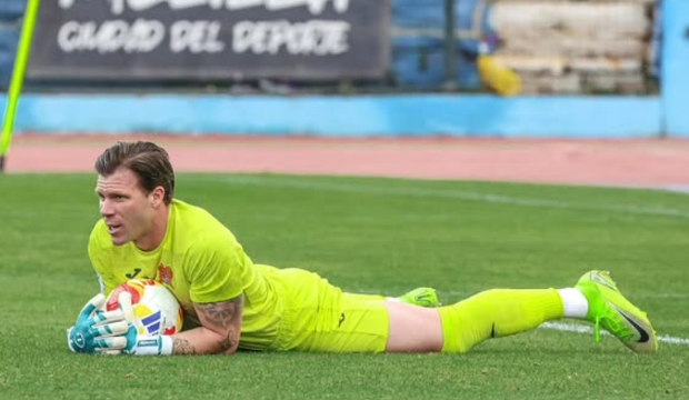 Salcedo, guardameta del &Aacute;guilas FC