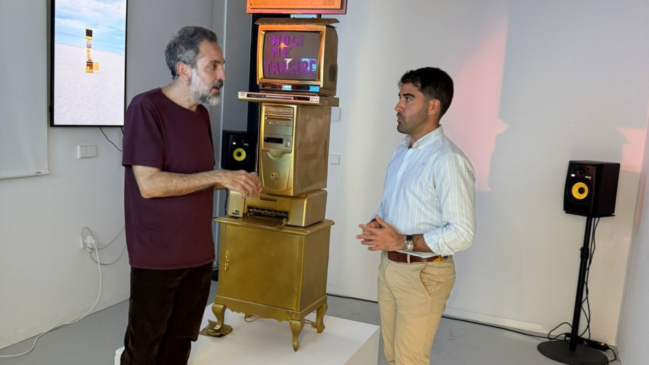 El nuevo programa impulsado por la Concejal&iacute;a de Cultura e Identidad facilitar&aacute; que una pieza vinculada a una exposici&oacute;n en curso en una galer&iacute;a del municipio se exponga en La C&aacute;rcel Vieja.