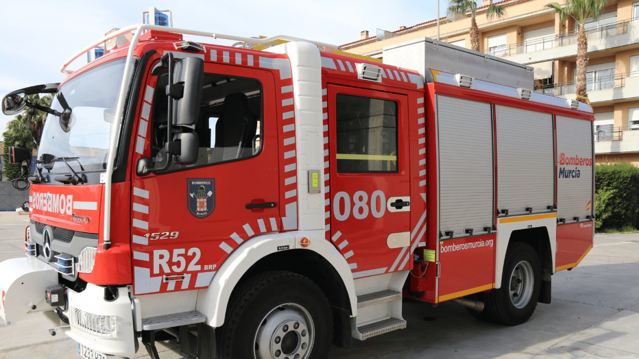 Imagen de archivo - Un camión de los bomberos de Murcia Imagen de archivo - Un camión de los bomberos de Murcia