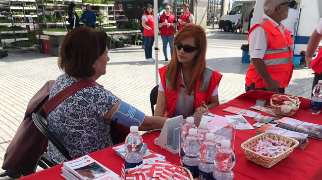 Voluntarios de Hefame y de Cruz Roja en Lorca