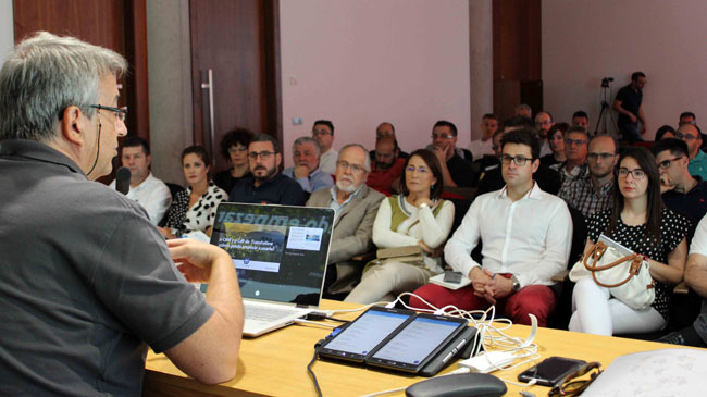Momento de la jornada celebrada hoy en Froet