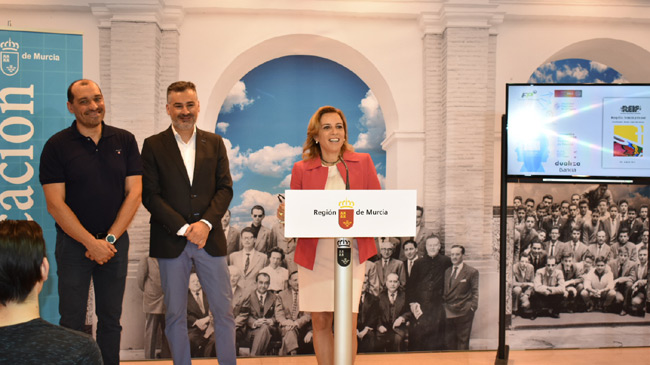 La consejera de Educaci&oacute;n en funciones, Adela Mart&iacute;nez-Cach&aacute;