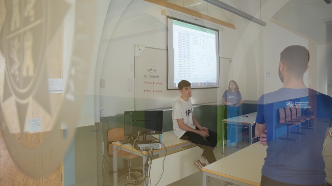 Estudiantes en un aula de la Facultad de Ciencias de la Empresa de la UPCT Estudiantes en un aula de la Facultad de Ciencias de la Empresa de la UPCT