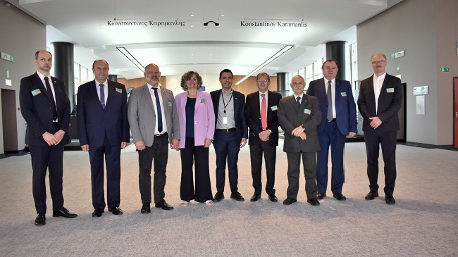 Los m&aacute;ximos responsables de la EUt+ se han reunido este martes en Bruselas con eurodiputados de las comisiones de Educaci&oacute;n e Investigaci&oacute;n y con la comisaria de Educaci&oacute;n