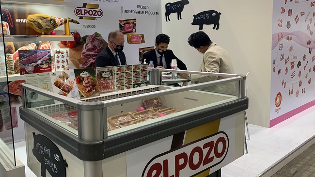 Stand de El Pozo Alimentaci&oacute;n en la en la feria Seoul Food & Hotel 2022