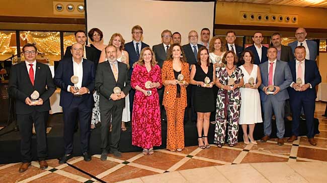 Foto de familia de los economistas reconocidos