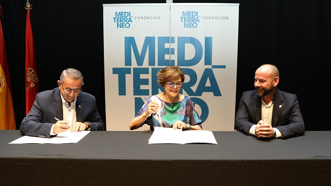 Rosa Peñalver, vicepresidenta de Fundación Mediterráneo, ha firmado este acuerdo con el presidente del Cante de las Minas y alcalde de la Unión, Pedro López Milán Rosa Peñalver, vicepresidenta de Fundación Mediterráneo, ha firmado este acuerdo con el presidente del Cante de las Minas y alcalde de la Unión, Pedro López Milán