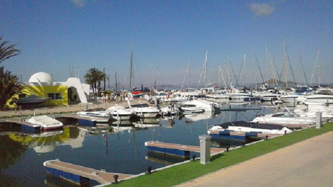 Imagen del puerto deportivo de Mar de Cristal