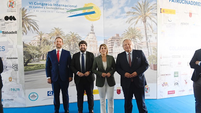 El secretario de Estado de Turismo, Fernando Vald&eacute;s; el presidente de la Comunidad, Fernando L&oacute;pez Miras; la alcaldesa de Cartagena, Noelia Arroyo, y el presidente del Instituto para la Calidad Tur&iacute;stica Espa&ntilde;ola (ICTE), Miguel