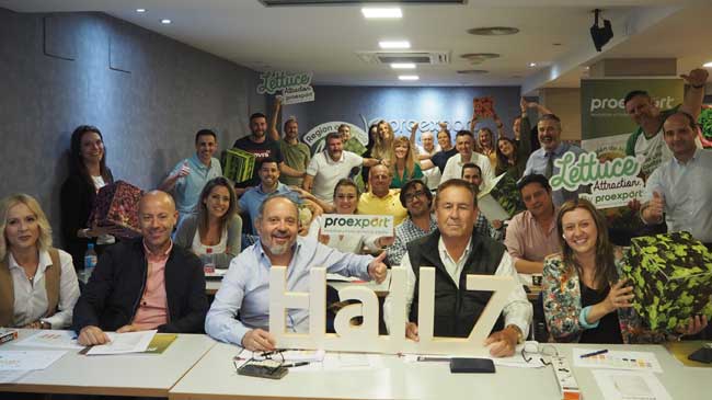 Representantes de Proexport durante el reparto de espacios en Ifema