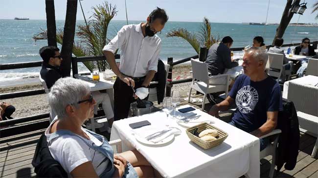 La hosteler&iacute;a es el sector con los salarios m&aacute;s bajos