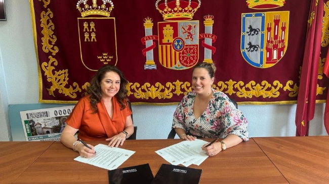 Firma del convenio en el ayuntamiento de Albudeite