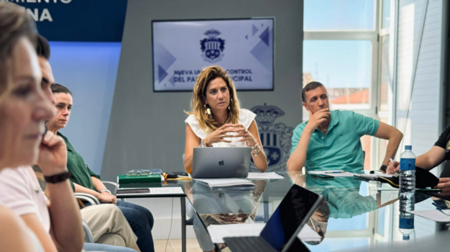La Alcaldesa de Archena, Patricia Fern&aacute;ndez, reunida con los miembros que llevan a cabo la iniciativa
