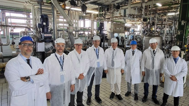 Visita del Consejero a la planta de 'Derivados Químicos' de Alcantarilla Visita del Consejero a la planta de 'Derivados Químicos' de Alcantarilla