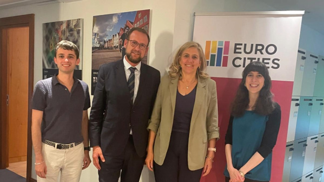 Los concejales de Ciudad Inteligente, Jos&eacute; Guill&eacute;n, y de Gobierno Abierto, Mercedes Bernab&eacute;, durante su visita a Bruselas