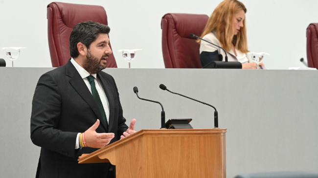 El Presidente de la Comunidad, Fernando L&oacute;pez Miras, durante el Debate