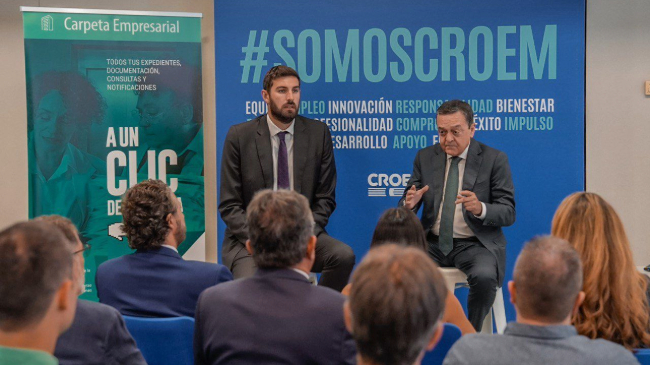 Jos&eacute; &Aacute;ngel Antelo y Jos&eacute; Mar&iacute;a Albarrac&iacute;n durante la presentaci&oacute;n de la 'Carpeta Empresarial'