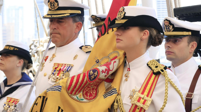 La Princesa de Asturias abandera la jura de Bandera a bordo del buque 'Juan Sebastián Elcano', a 10 de mayo de 2025, en Cartagena de Indias. La Princesa de Asturias abandera la jura de Bandera a bordo del buque 'Juan Sebastián Elcano', a 10 de mayo de 2025, en Cartagena de Indias.
