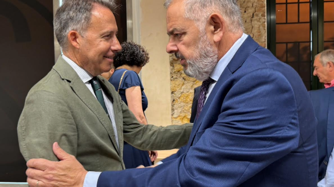 El alcalde de Lorca, Fulgencio Gil, junto al presidente del SCRATS. El alcalde de Lorca, Fulgencio Gil, junto al presidente del SCRATS.