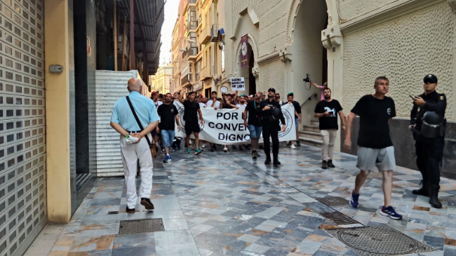 Manifestantes por las calles de Cartagena el pasado viernes (imagen de archivo). Manifestantes por las calles de Cartagena el pasado viernes (imagen de archivo).