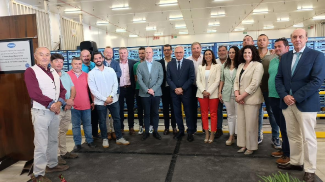 La consejera Sara Rubira en la inauguraci&oacute;n del nuevo centro log&iacute;stico de SAT Las Primicias.