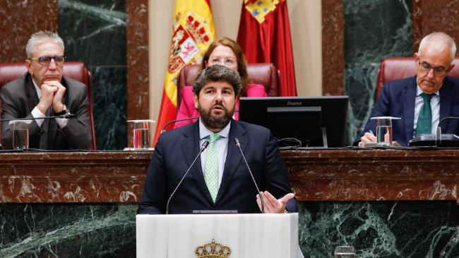 Fernando López Miras durante el debate sobre el Estado de la Región (Edu Botella). Fernando López Miras durante el debate sobre el Estado de la Región (Edu Botella).