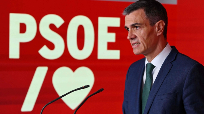 Pedro Sánchez comparece ante los medios de comunicación en Ferraz. Pedro Sánchez comparece ante los medios de comunicación en Ferraz.