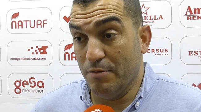 Adri&aacute;n Hern&aacute;ndez, nuevo entrenador del &Aacute;guilas.