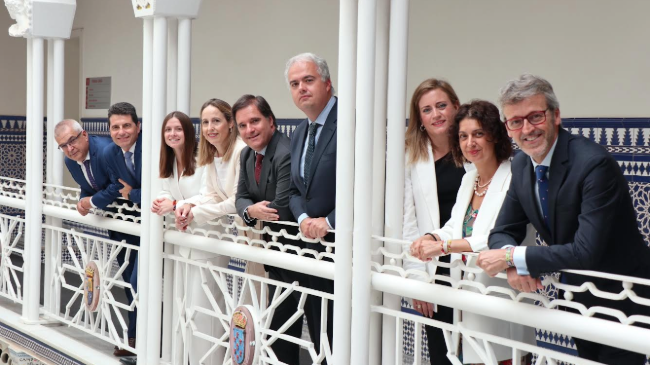 Equipo directivo de la Consejer&iacute;a de Econom&iacute;a y Hacienda, en la Asamblea Regional.